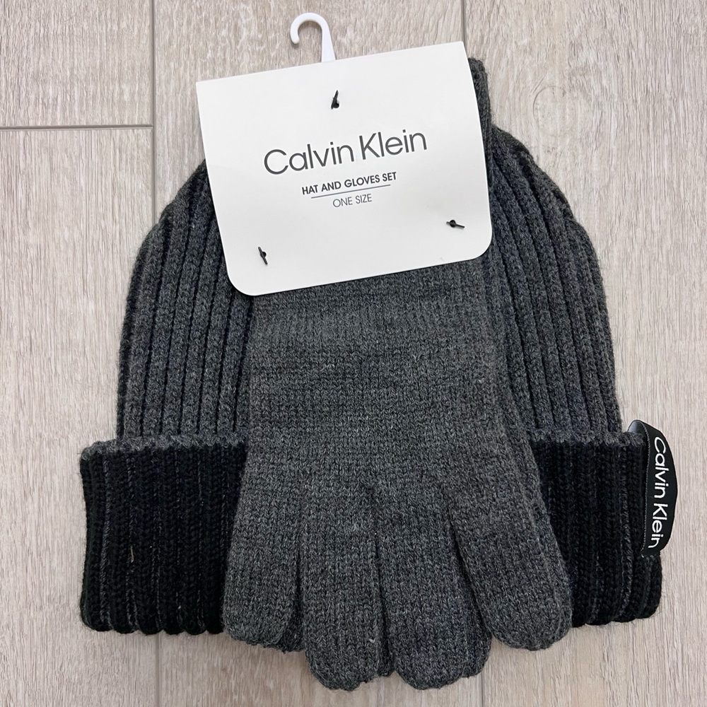 Calvin Klein Knit Beanie Hat & Gloves Set – Gray – One Size – NWT